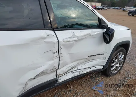 2022 Jeep Compass Latitude Lux 4X4 z USA, uszkodzony, nr VIN 3C4NJDFB5NT185935